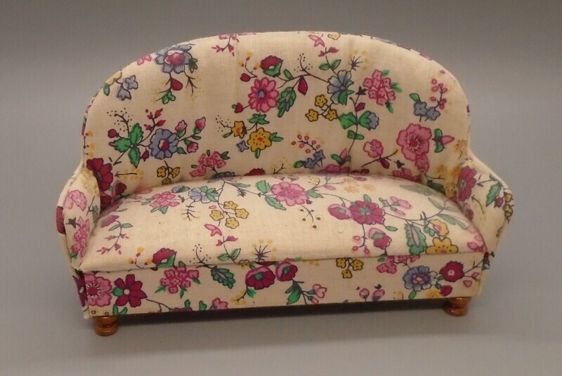 ROUNDED BACK 3 SEATER SOFA