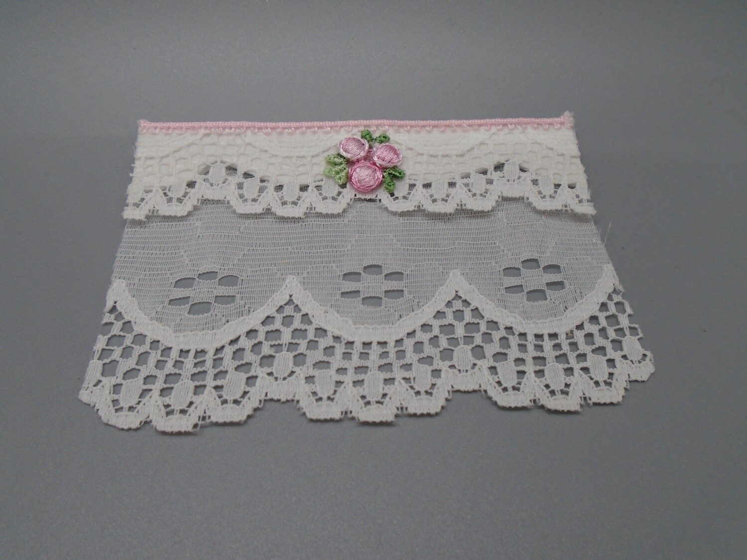 LACE AND ROSE HALF BLIND