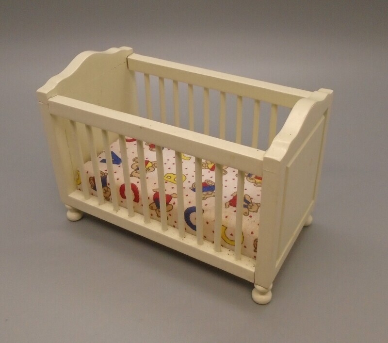 SMALL CREAM COT
