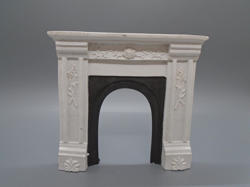 WHITE AND BLACK FIRE SURROUND