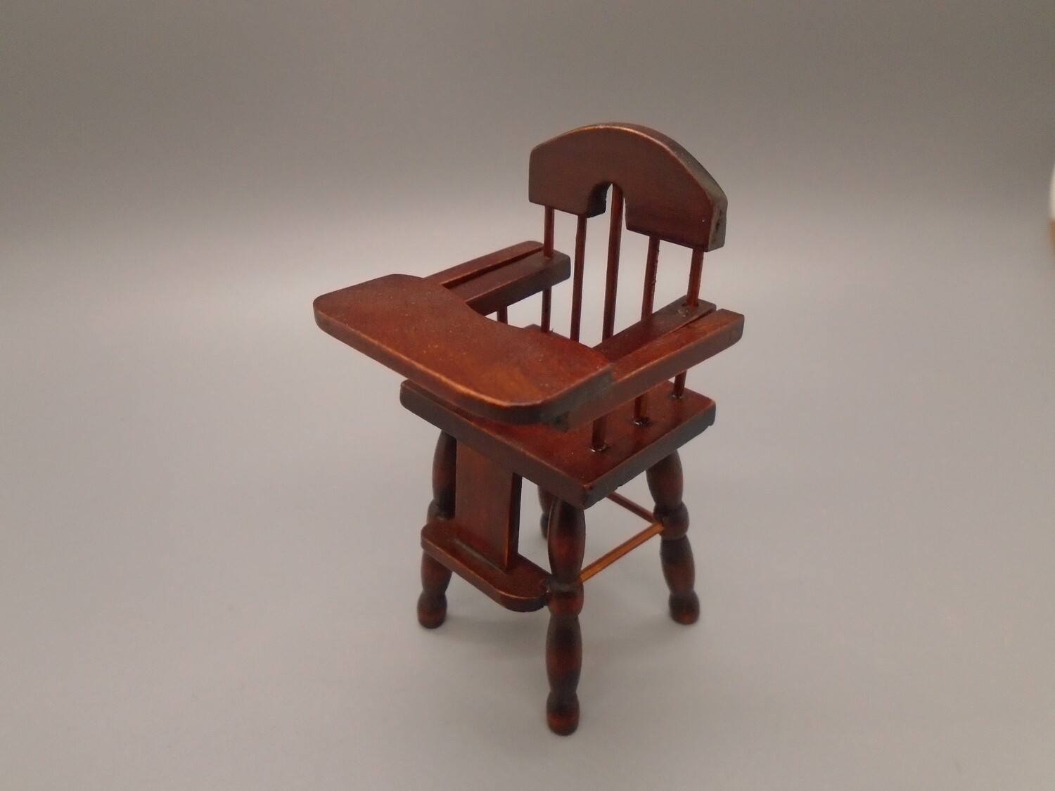 DARK WOOD HIGHCHAIR