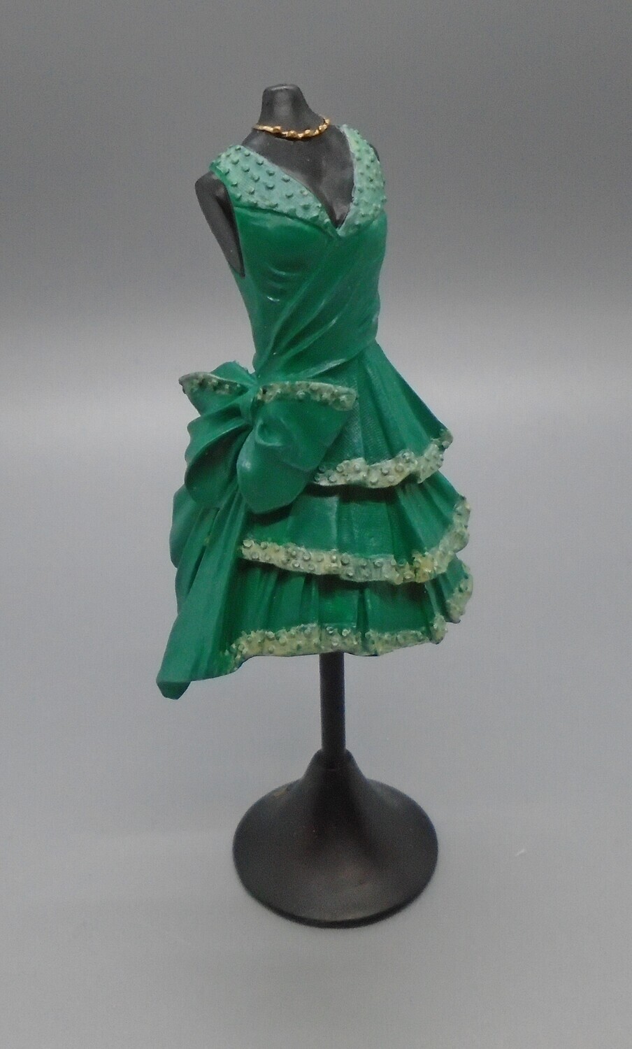 SHOP MANNEQUIN WITH GREEN DRESS