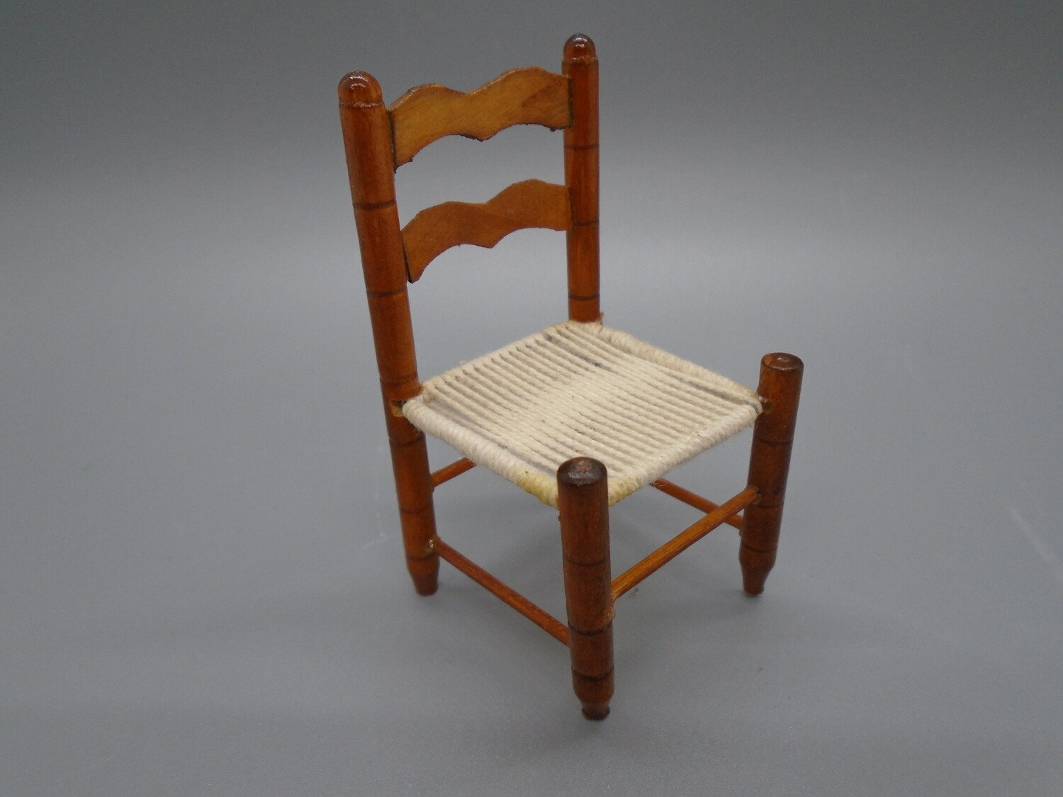 WOODEN STRING KITCHEN CHAIR