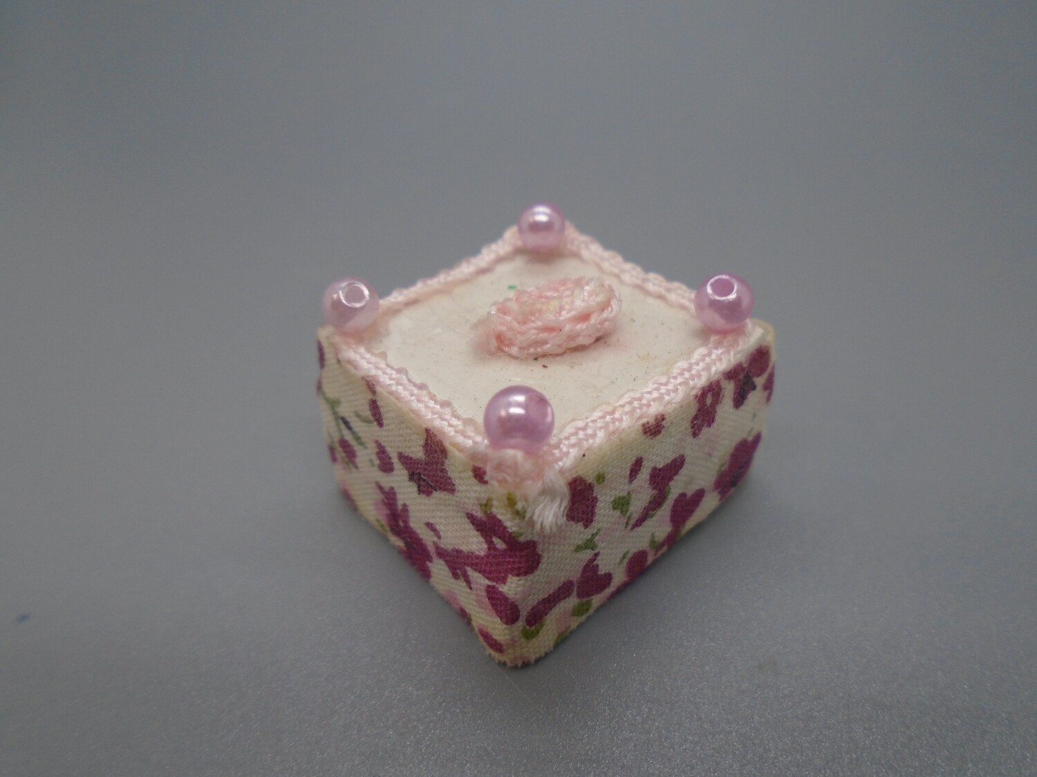 FLORAL PINK SQUARE CAKE
