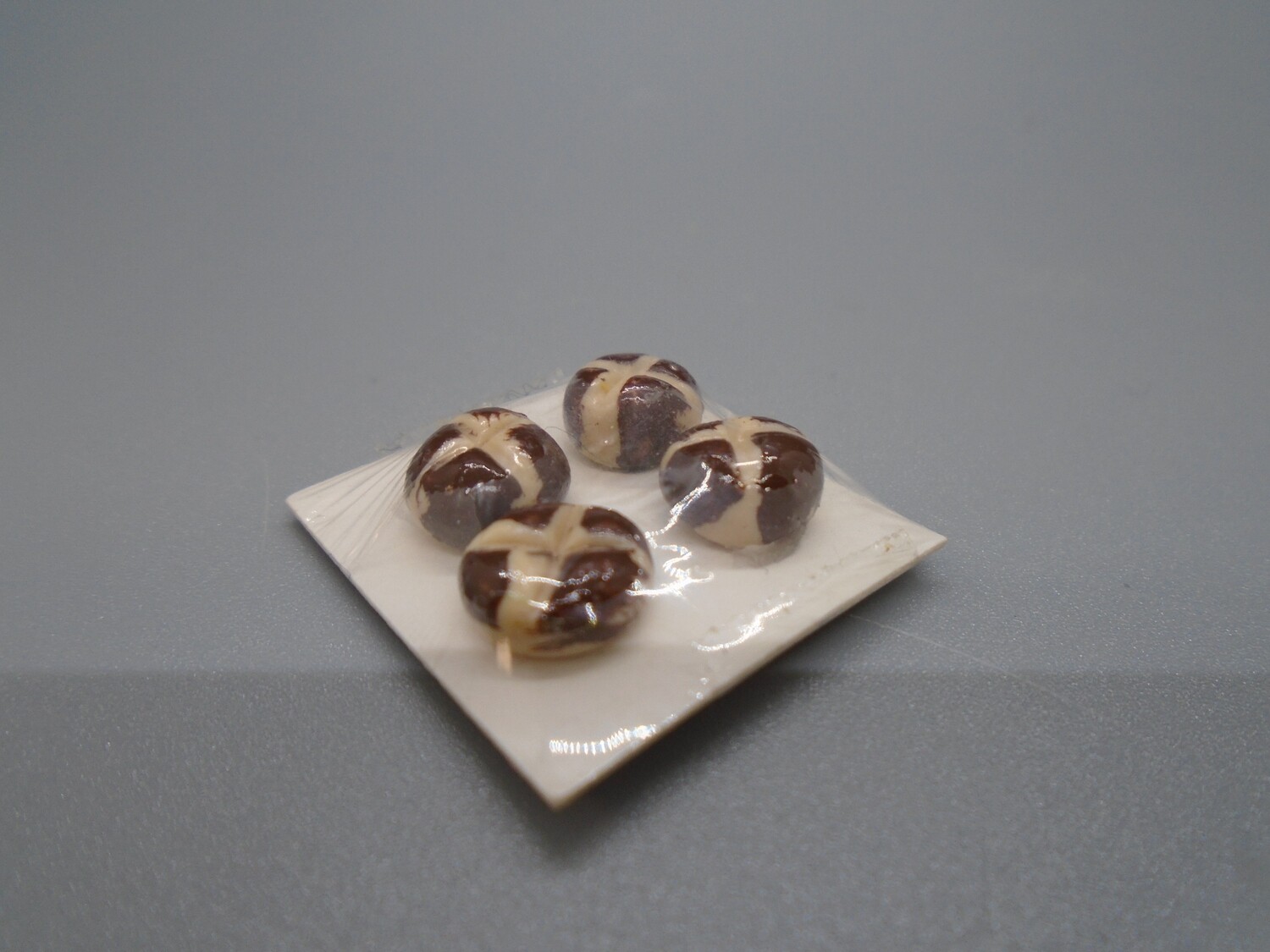 PACK OF CHOCO HOT CROSS BUNS