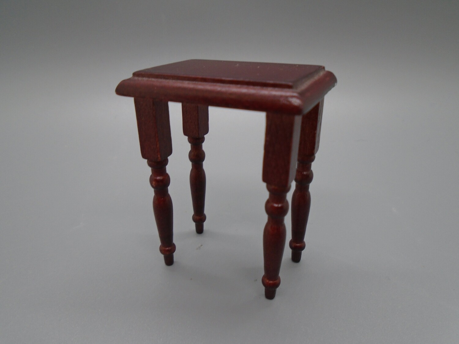 SMALL MAHOGANY SIDETABLE