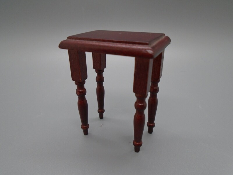 SMALL MAHOGANY SIDETABLE