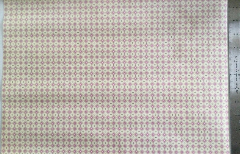 CREAM AND PINK TILE PAPER
