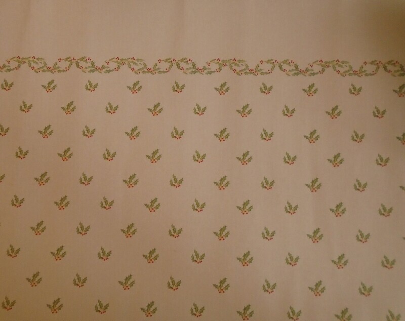 HOLLY ON CREAM WALLPAPER