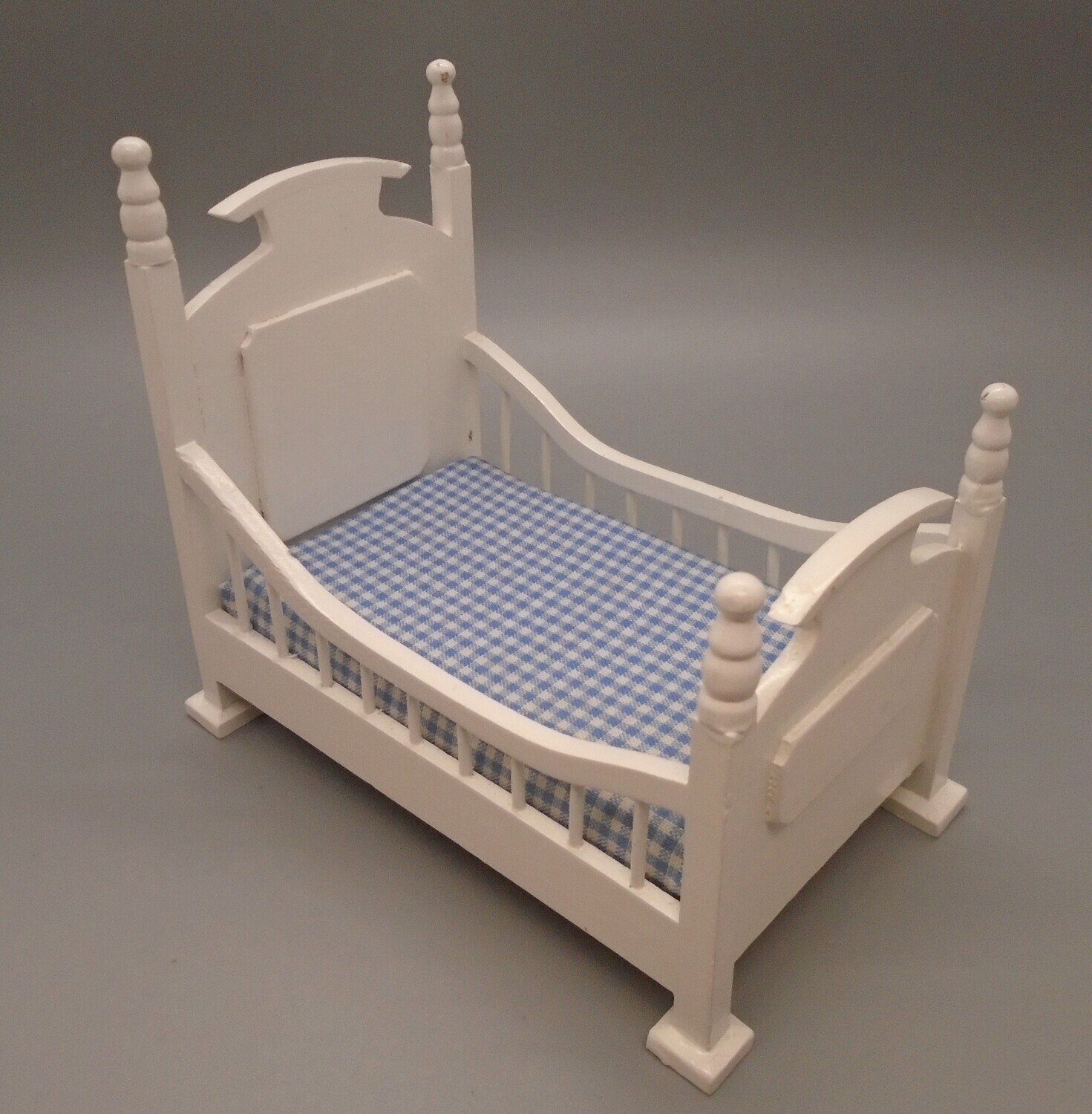 WHITE RENASSANCE YOUTH BED