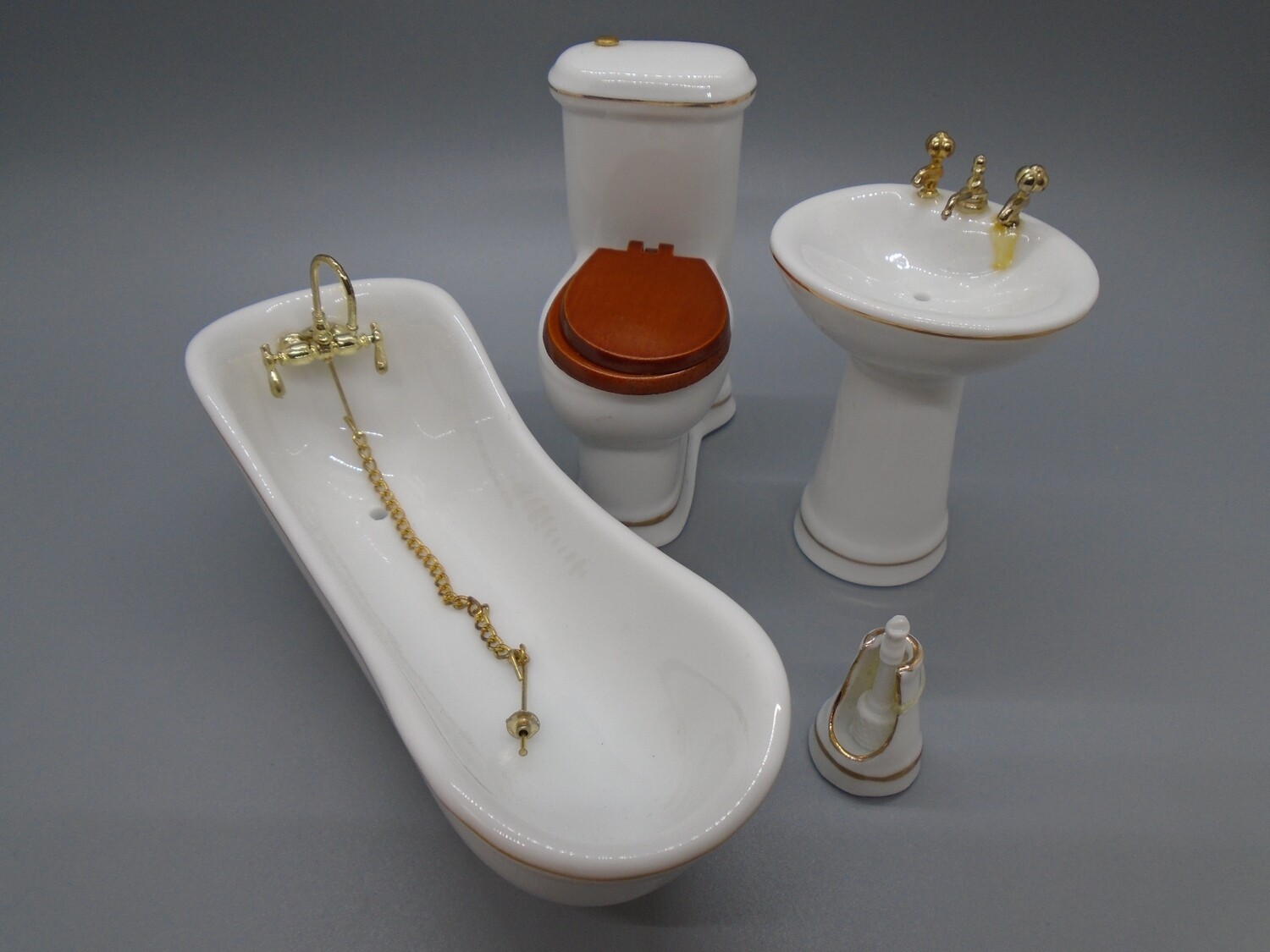 4PC GOLD/WHITE BATHROOM SET
