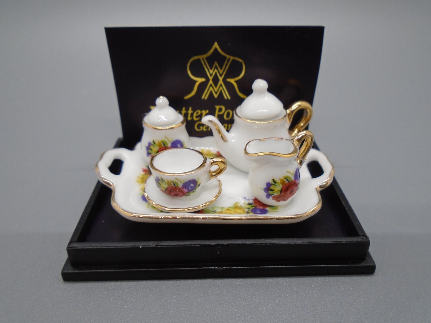 REUTTER TEA SET ON TRAY