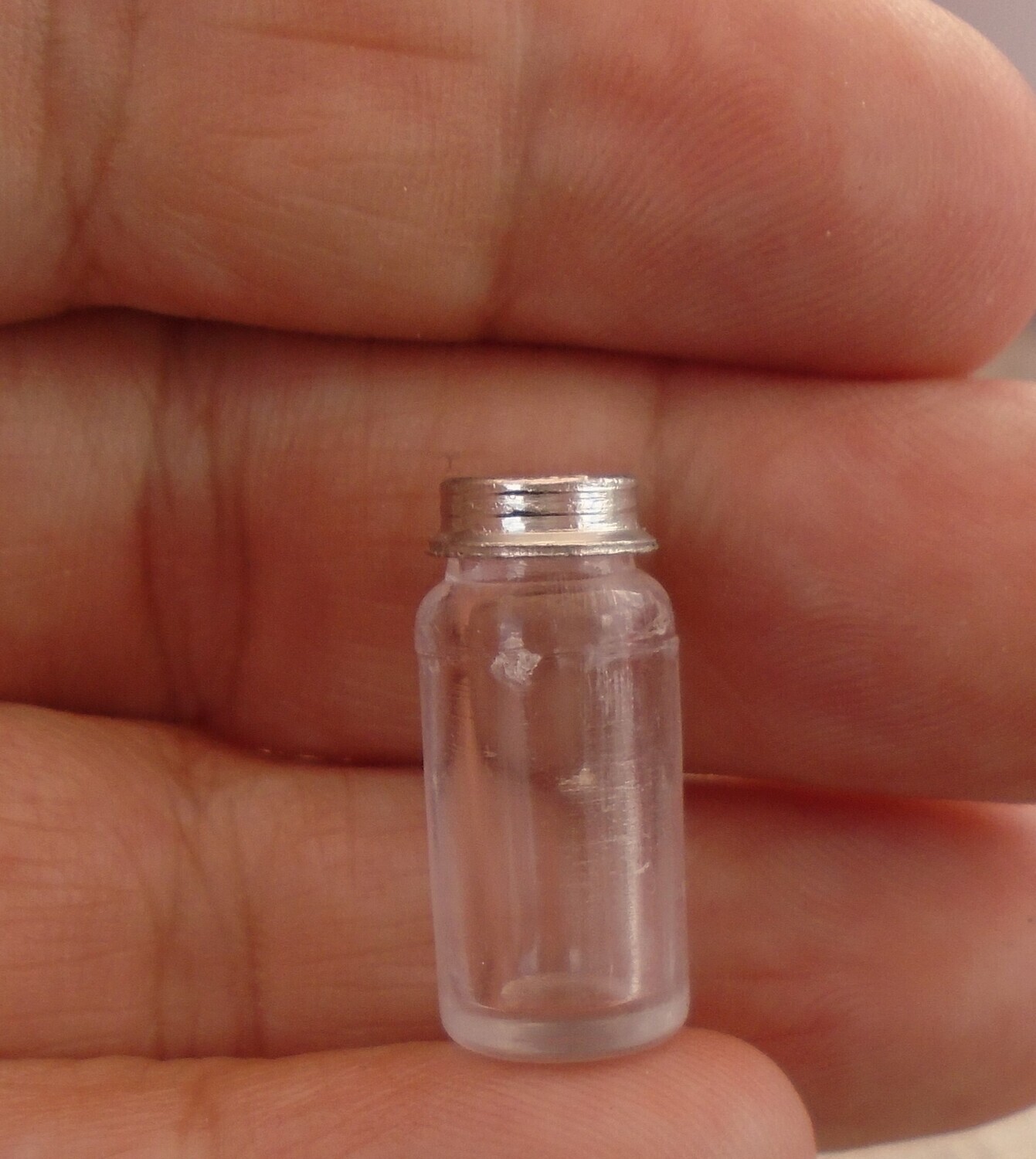 PACK OF 2 REAL GLASS JARS WITH LIDS