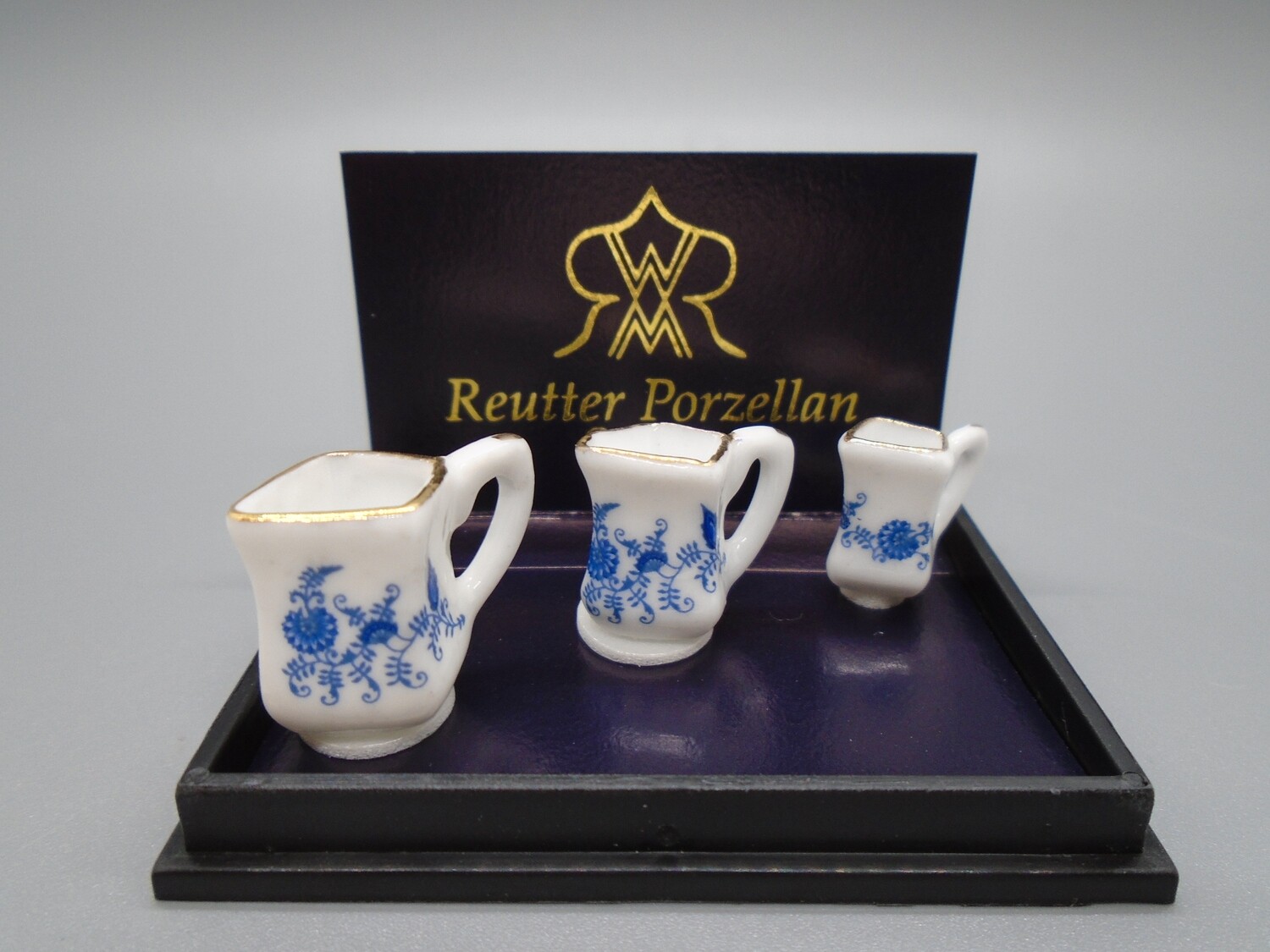 REUTTER BLUE AND WHITE CHINA JUG SET