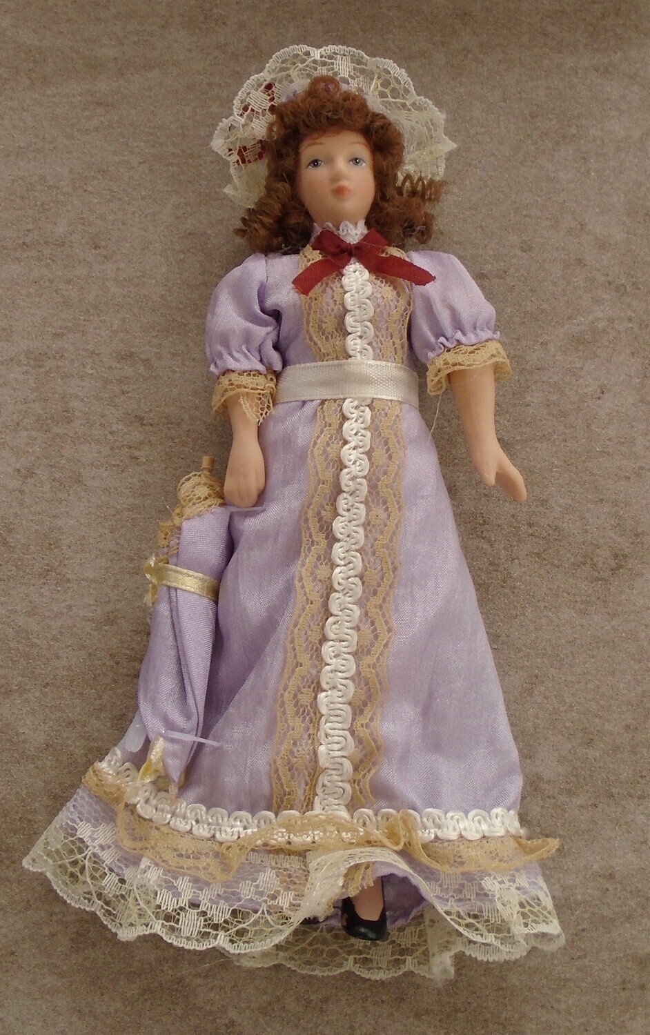 LADY IN LILAC