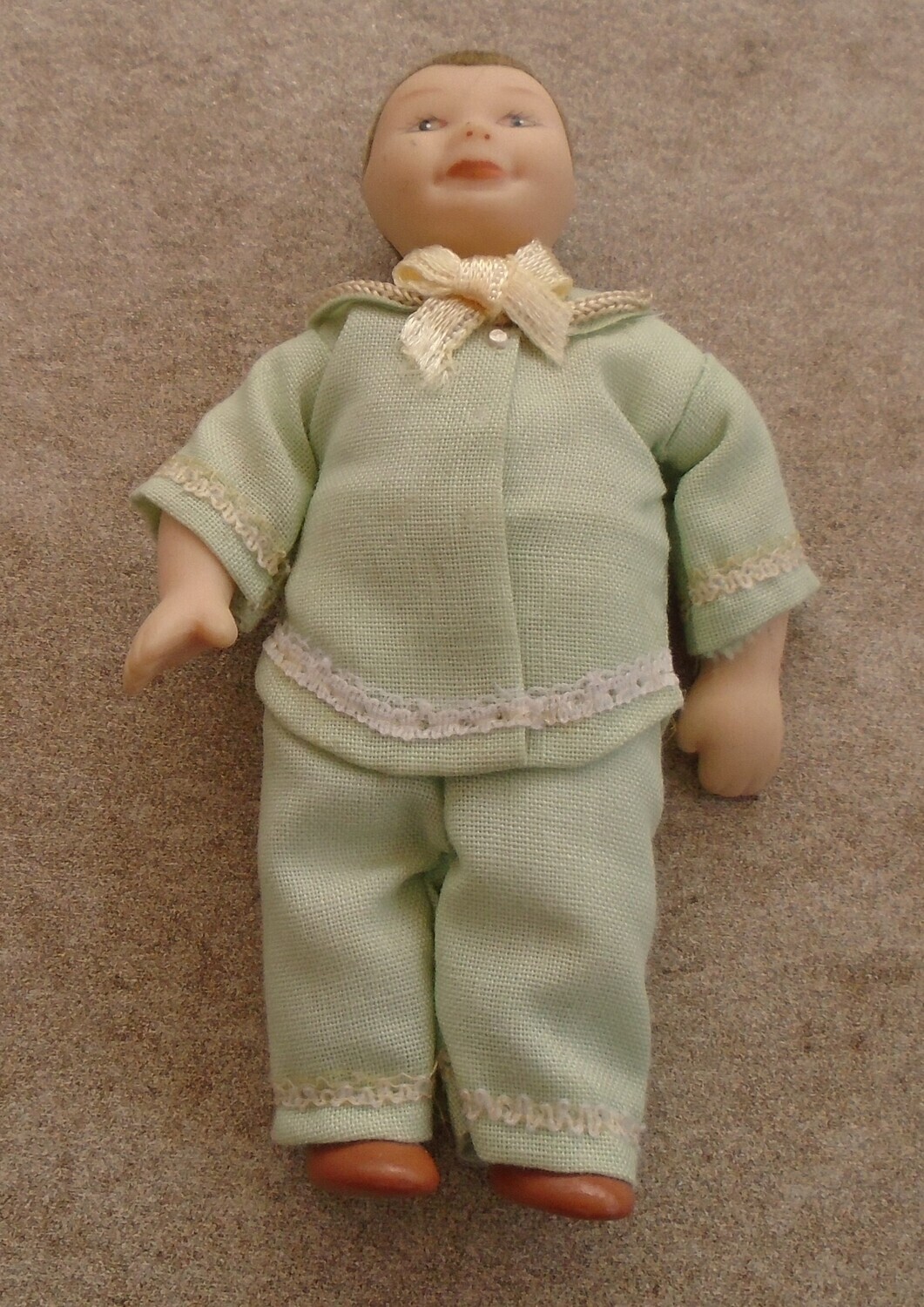 BOY IN GREEN- PRELOVED