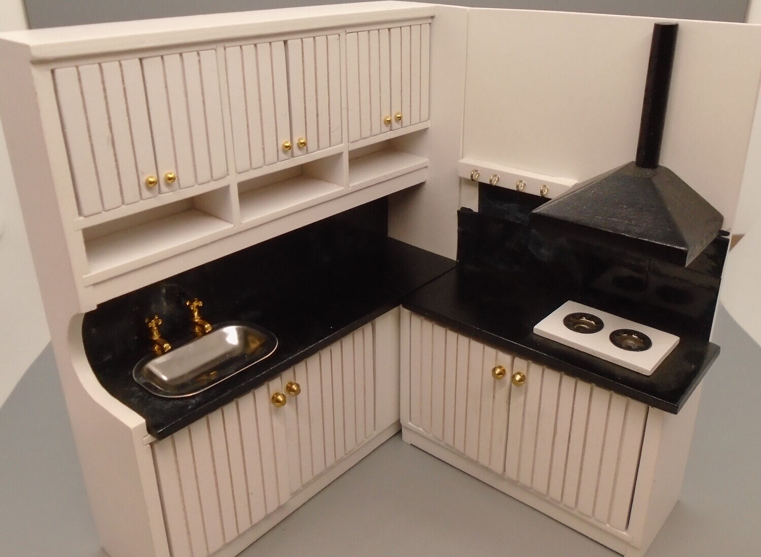 PRE-LOVED KITCHEN SET