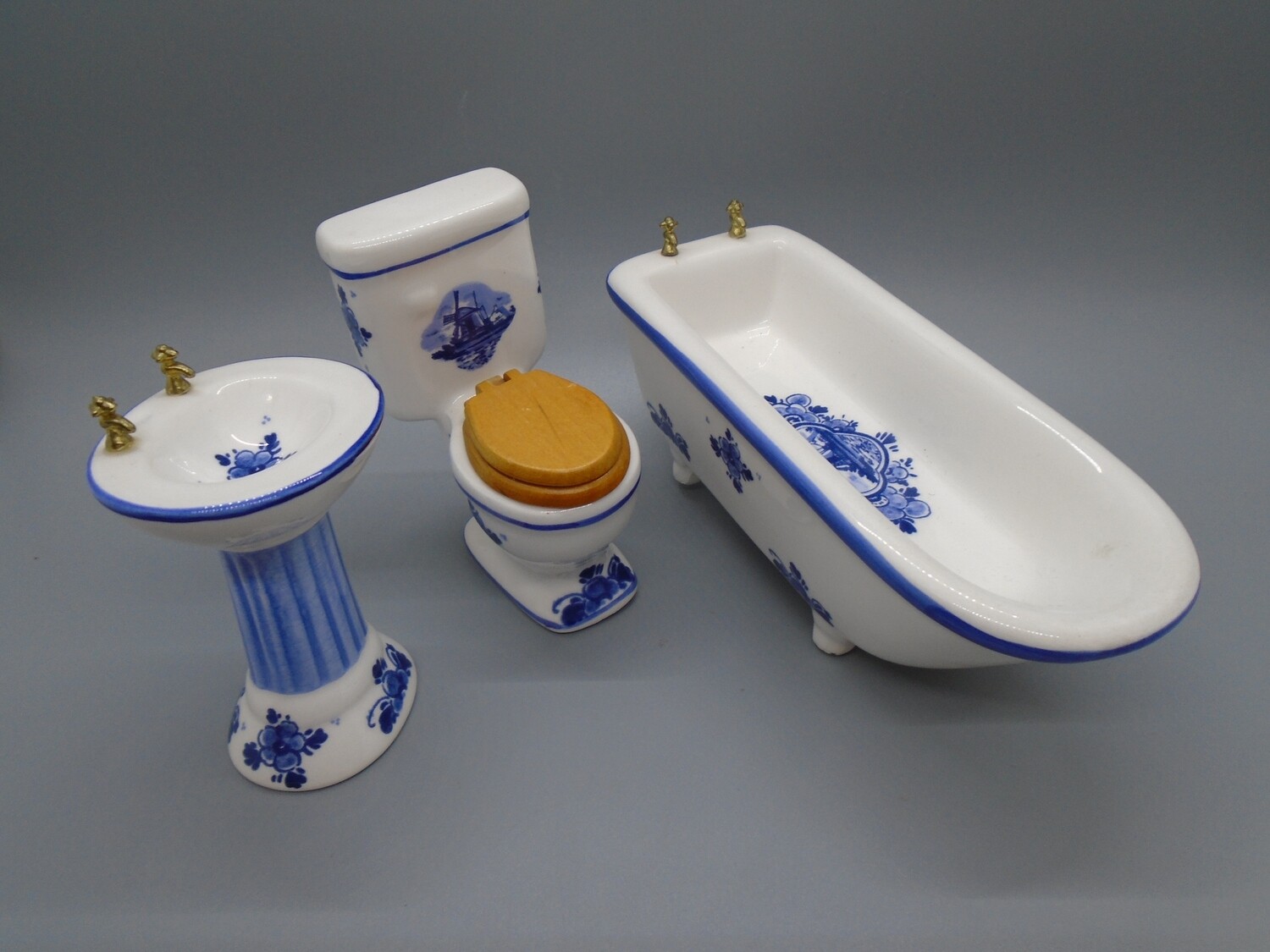 BLUE CHINA 3PC BATHROOM SET