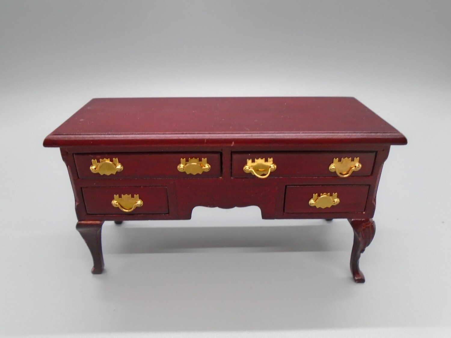 MAHOGANY DRESSING TABLE