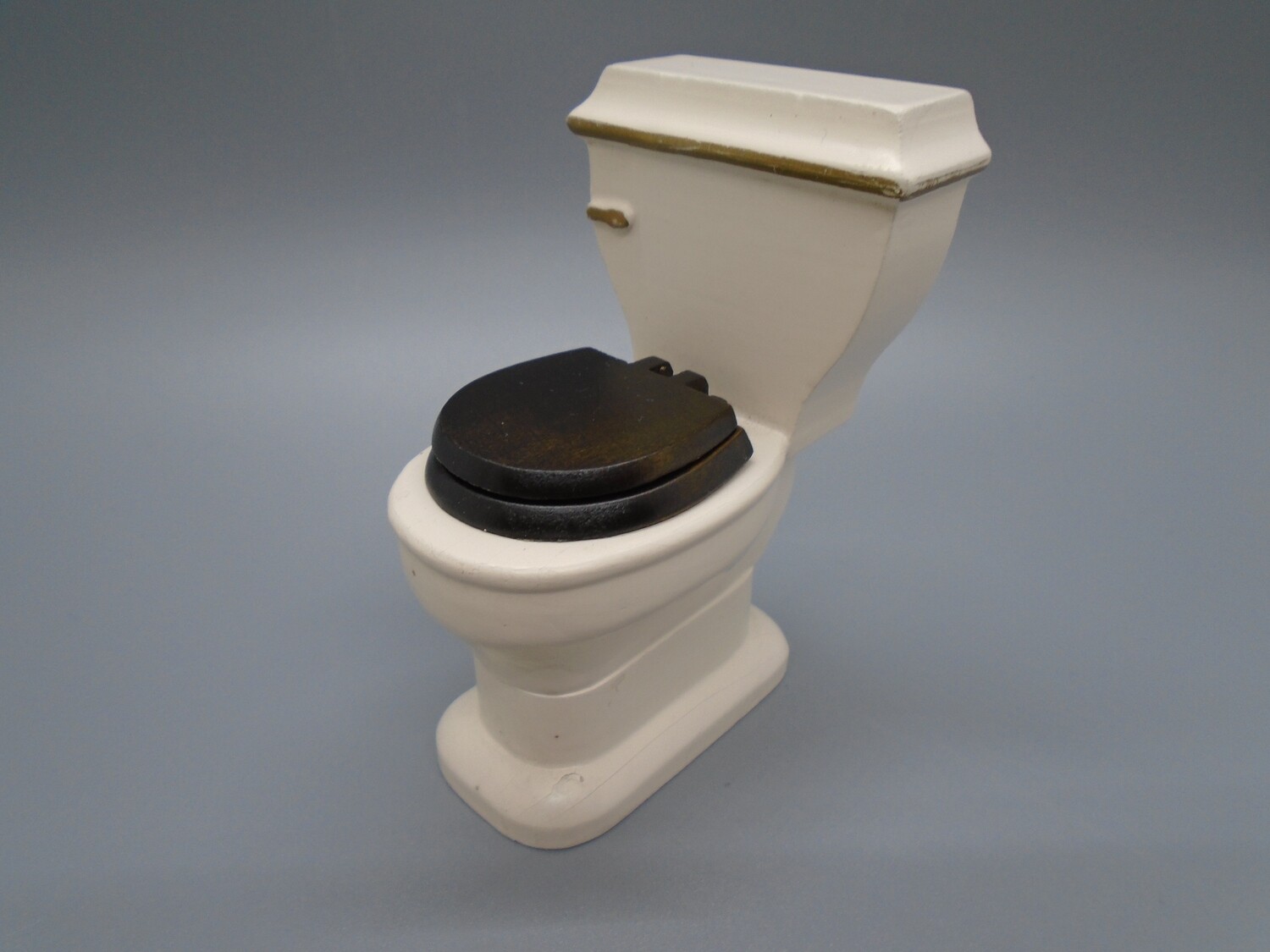 DARKWOOD SEATED TOILET