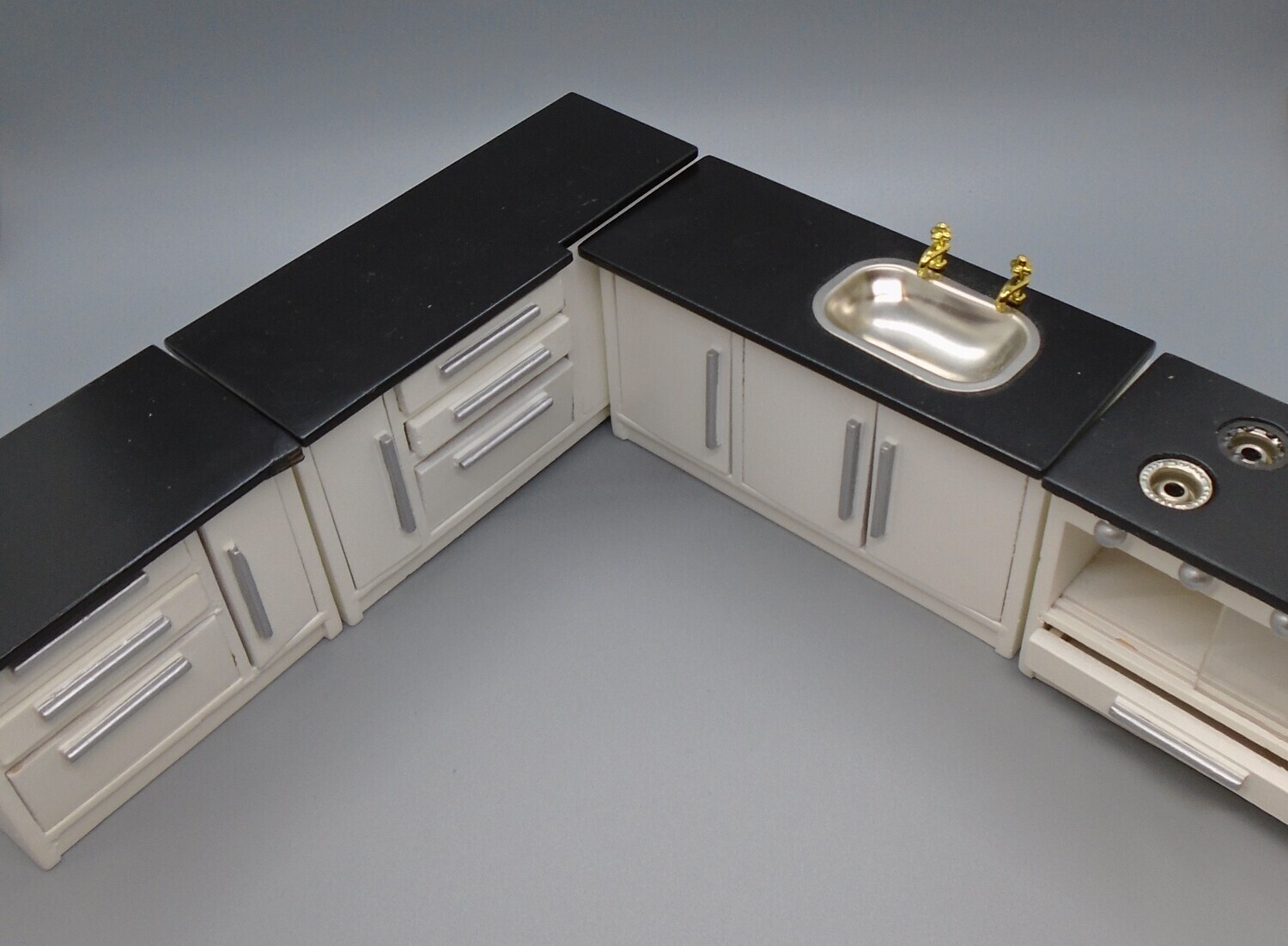 MODERN WHITE/BLACK KITCHEN SET 4PC
