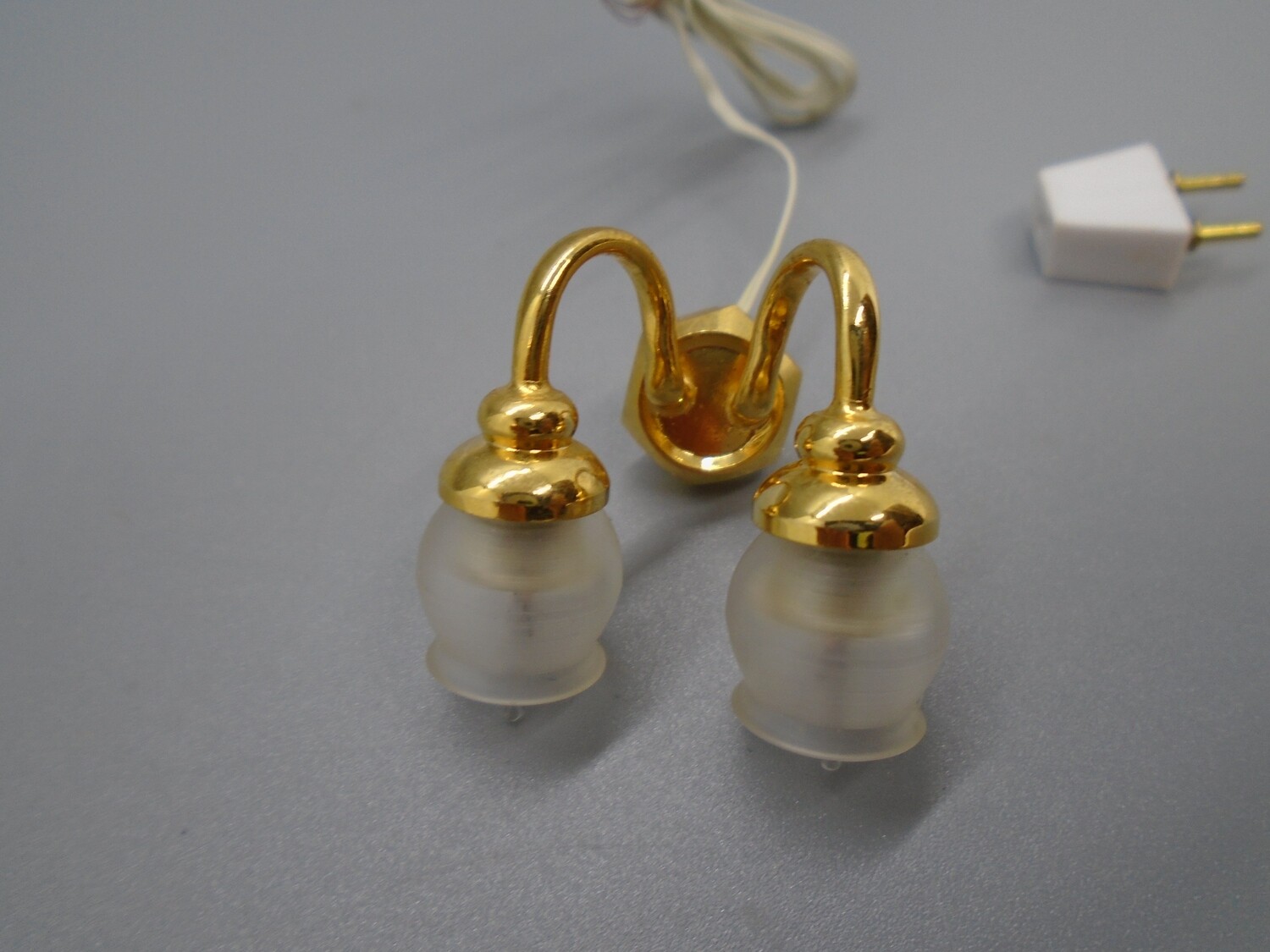 GOLD DOUBLE WALL LIGHT