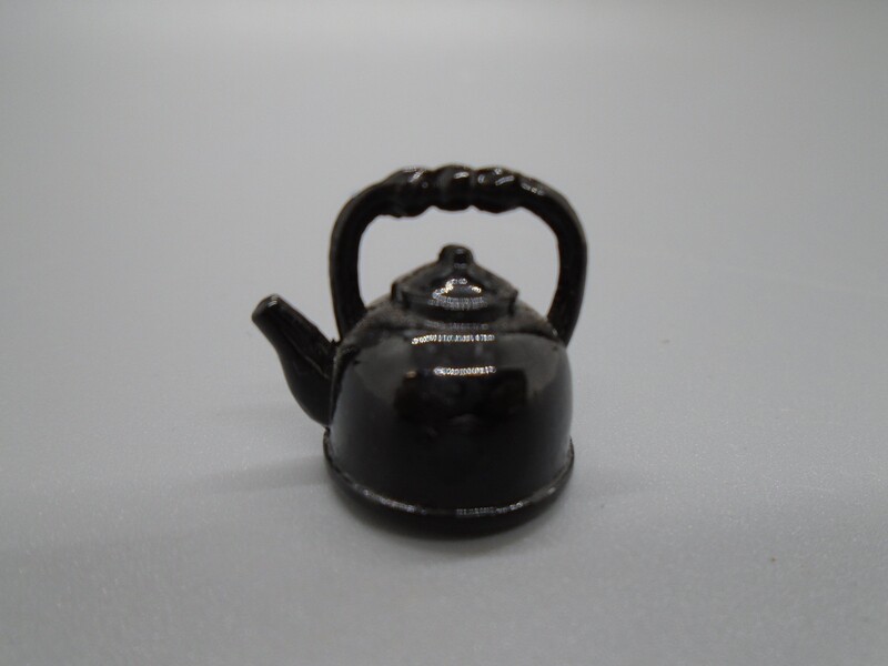 SMALL BLACK KETTLE