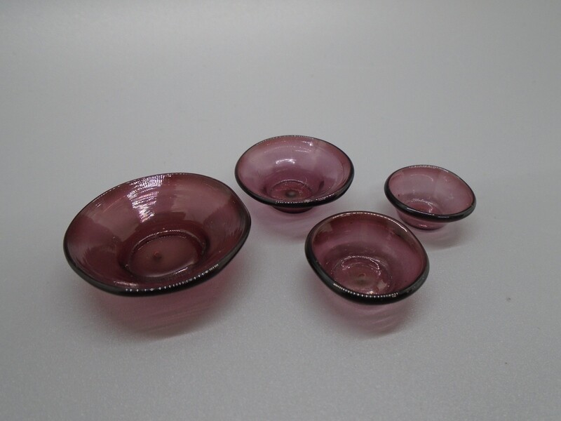 SET OF 4 PURPLE GLASS DISHES