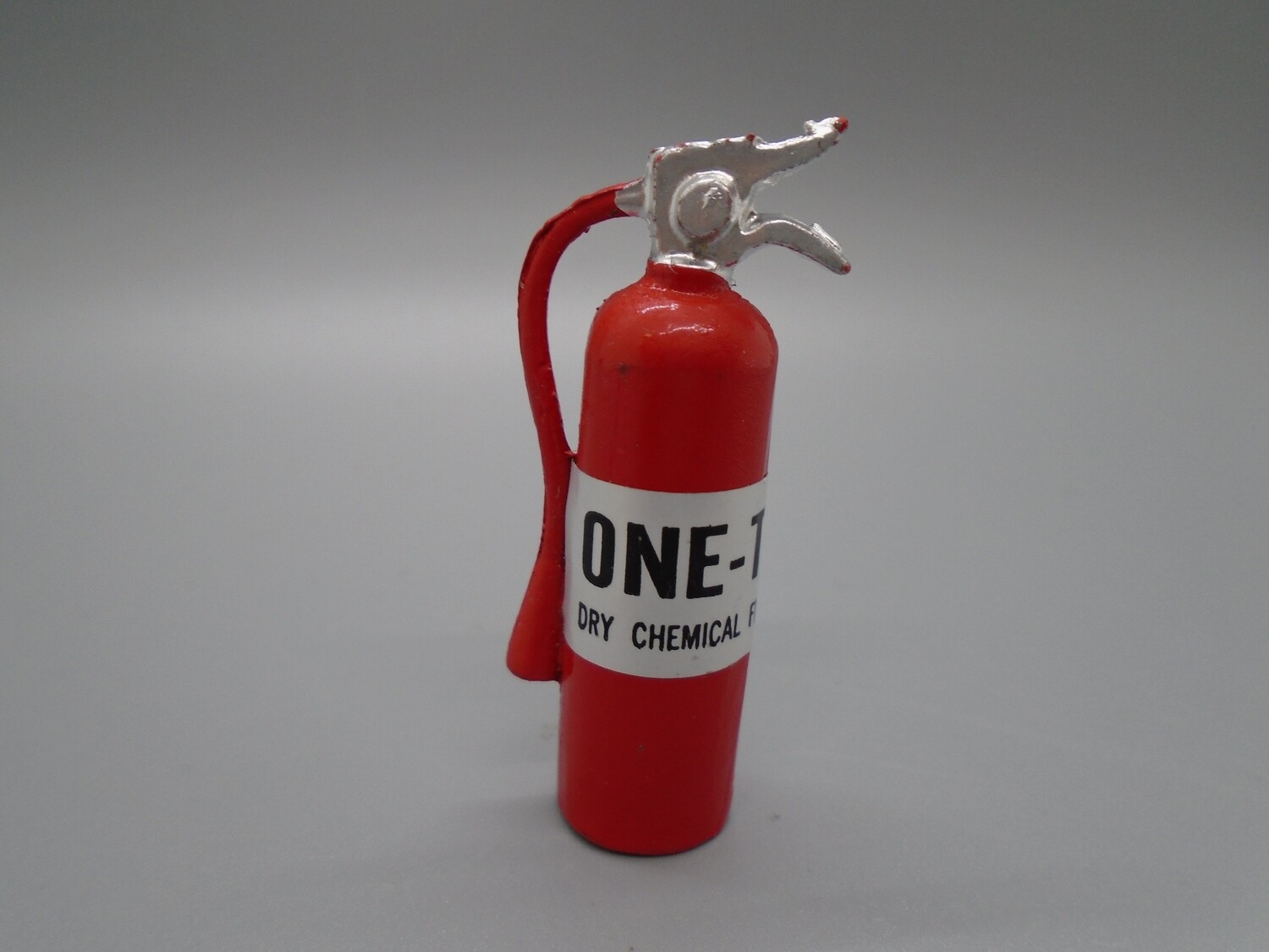METAL FIRE EXTINGUISHER