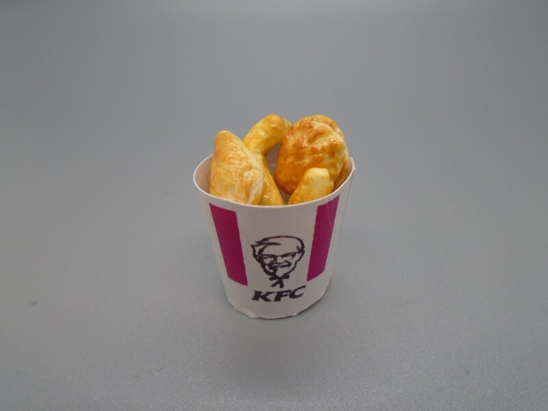 KFC CHICKEN BUCKET