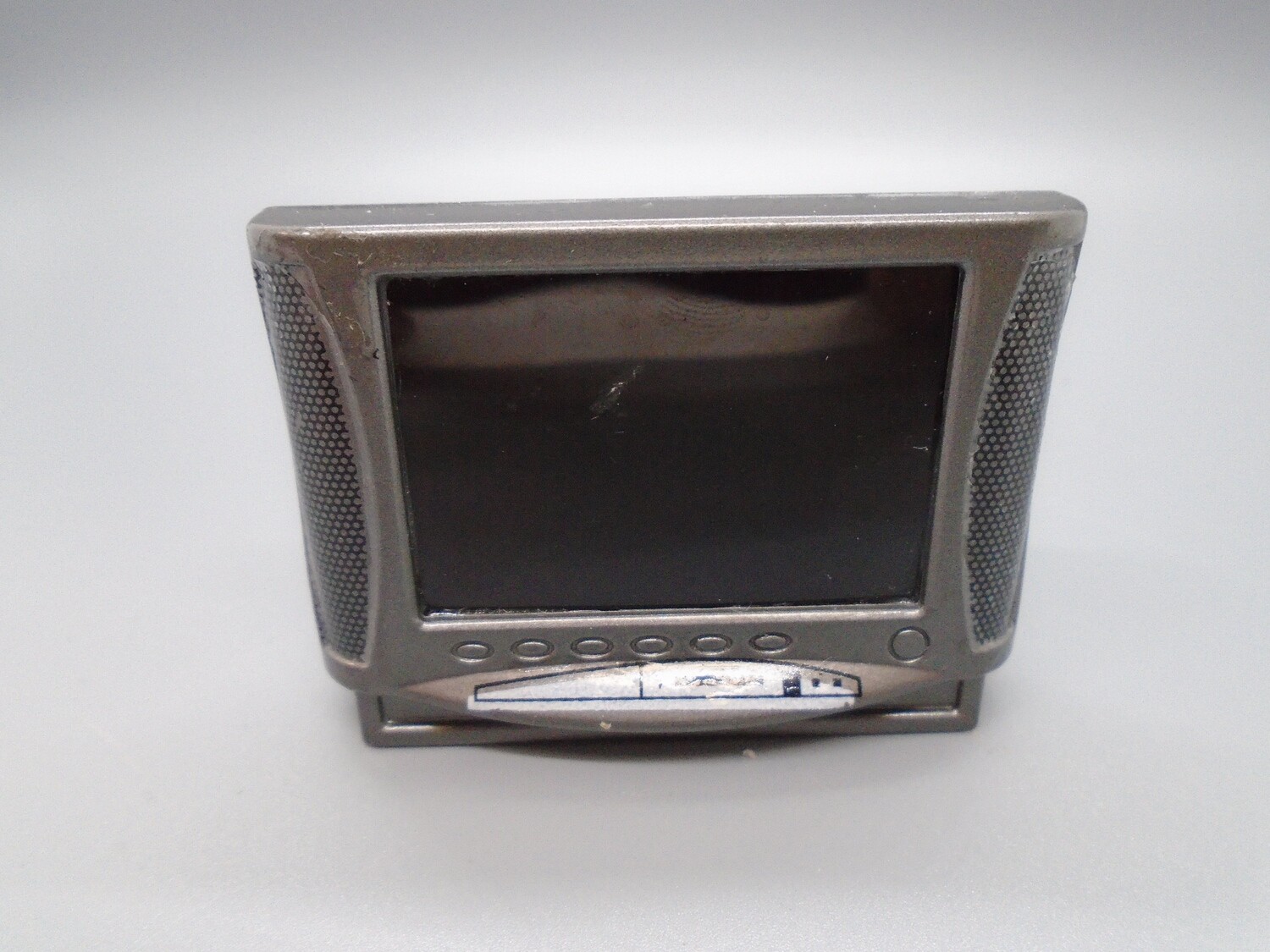 BIG OLD-FASHIONED TV