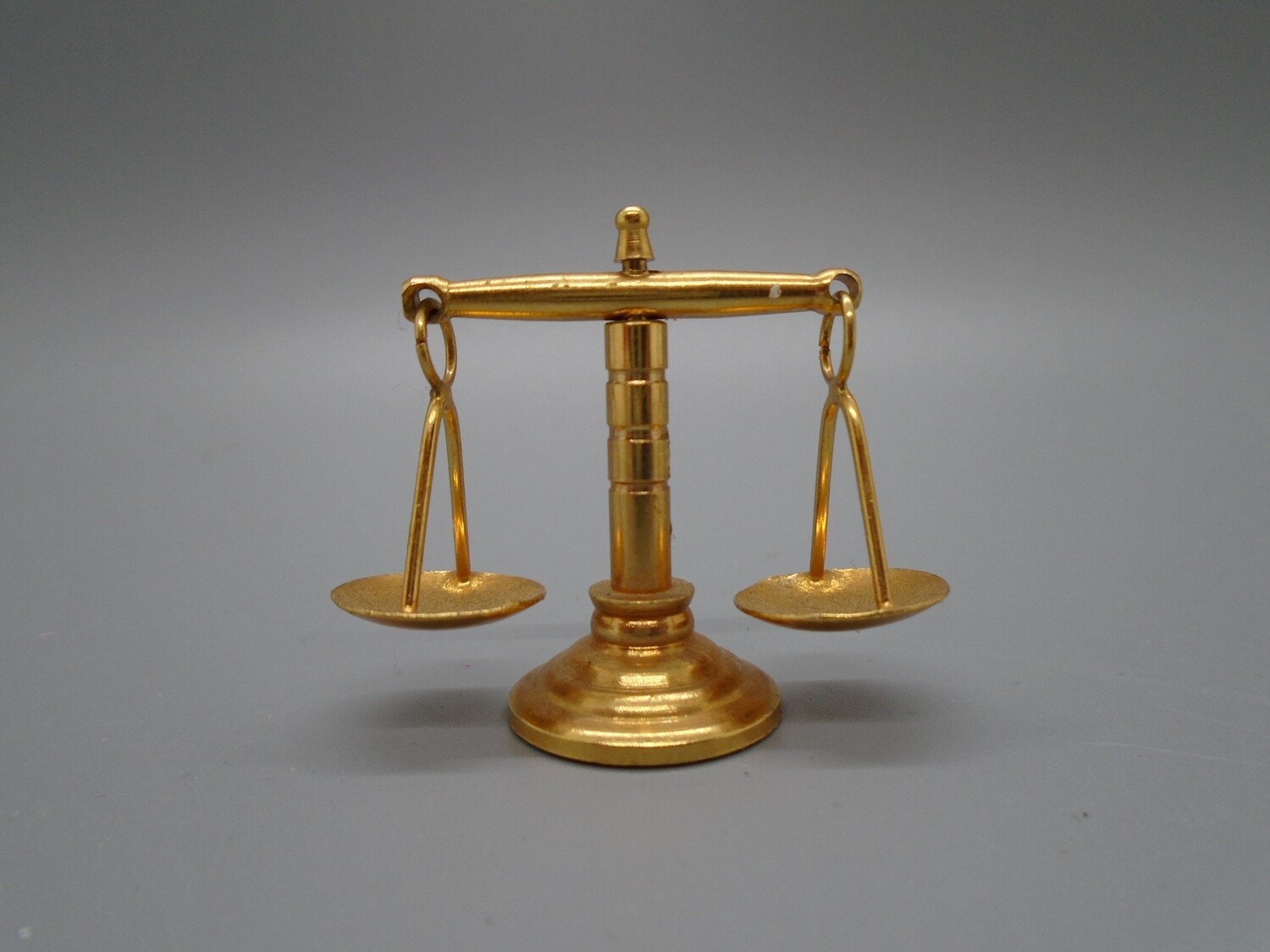 BRASS WEIGHING SCALES