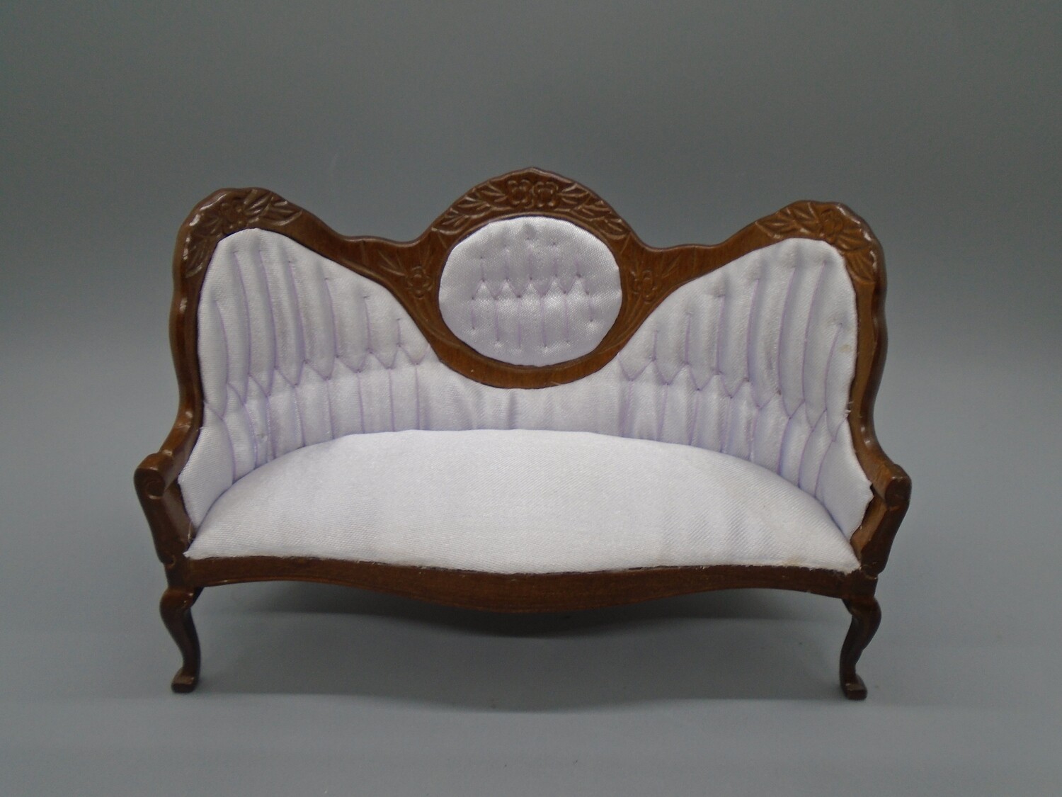 LIGHT GREY/LILAC SOFA