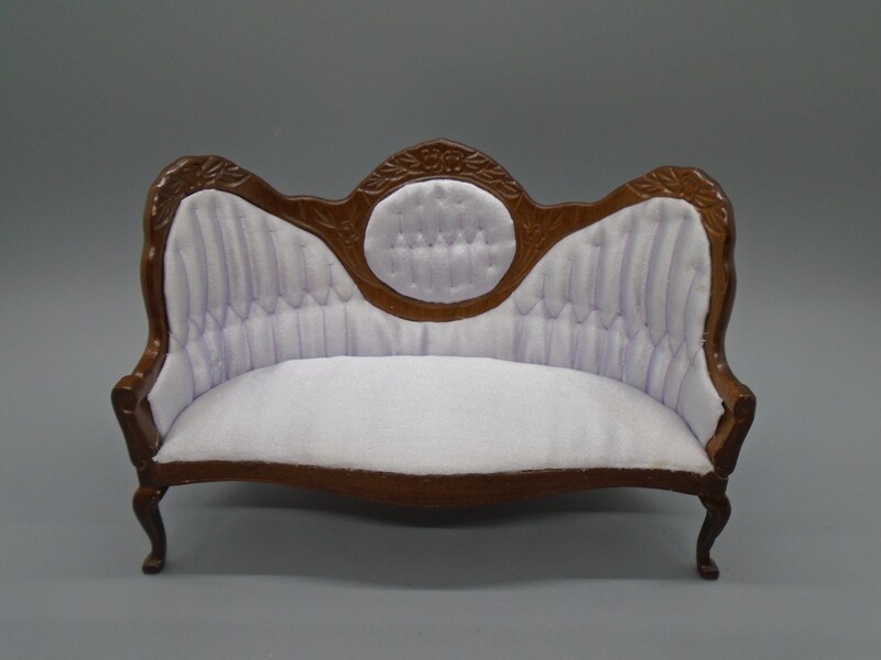 LIGHT GREY/LILAC SOFA