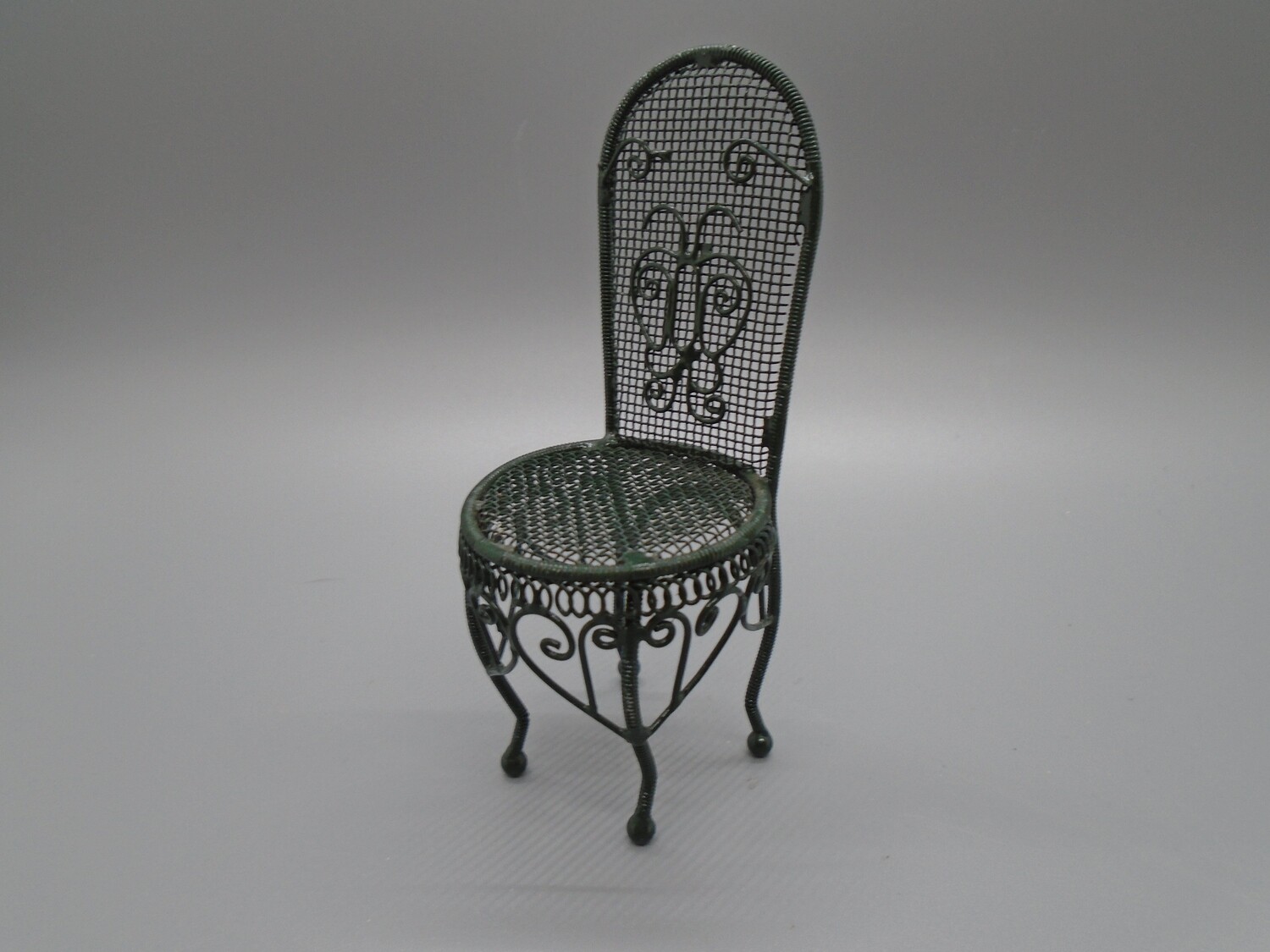 GREEN WIRE GARDEN CHAIR