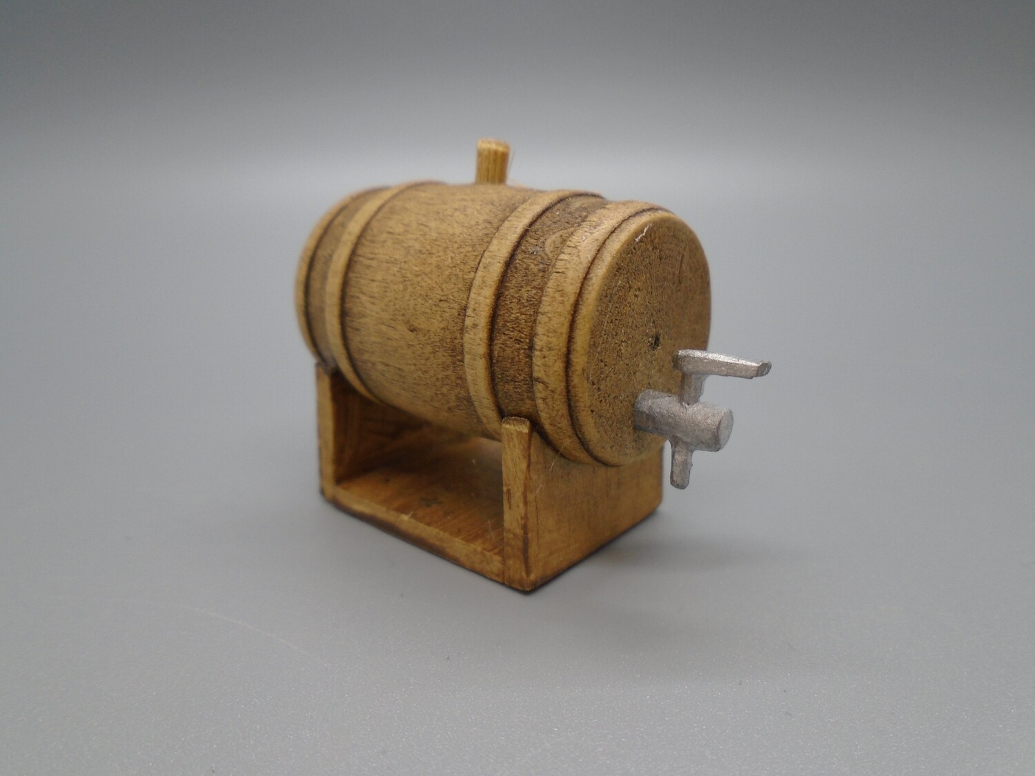 WOODEN BARREL WITH TAP
