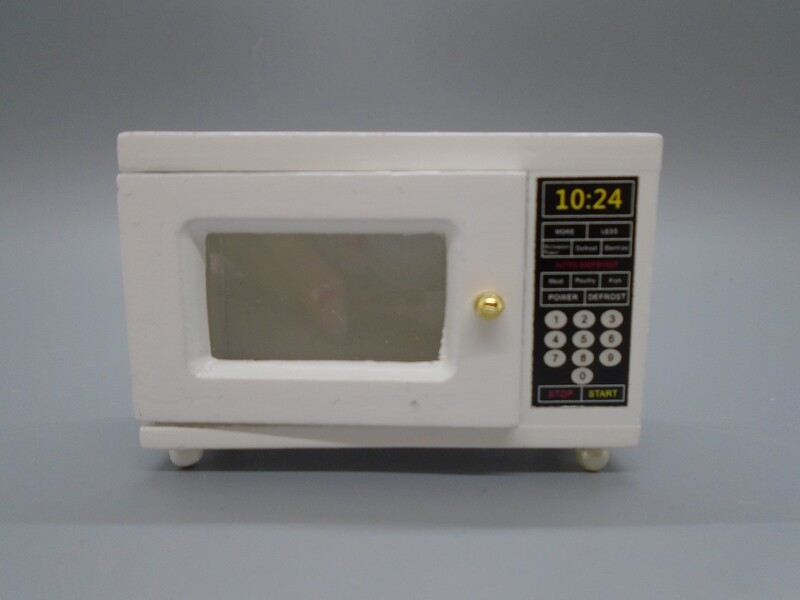 PRELOVED WHITE MICROWAVE