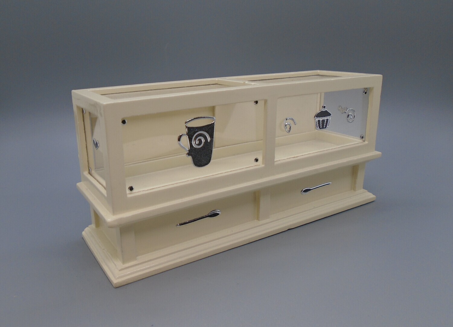 CUSTOMISED SHOP COUNTER DISPLAY