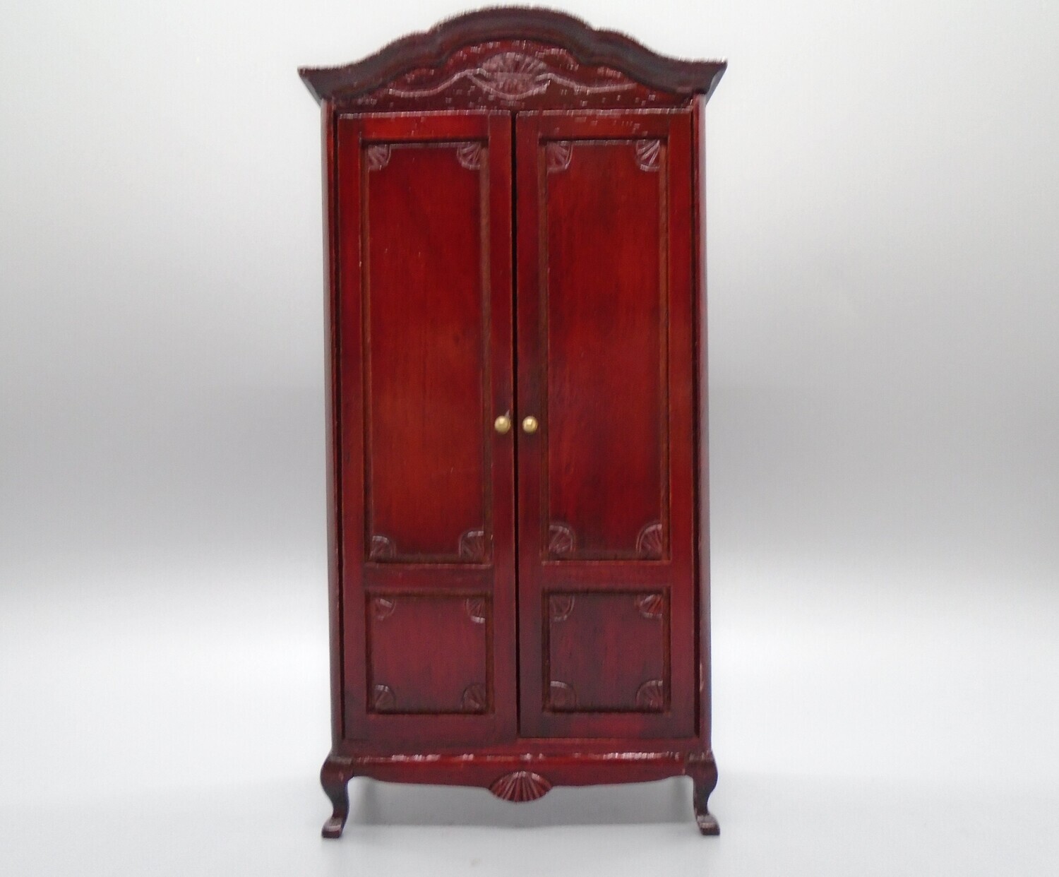 MAHOGANY WARDROBE WITH SHELL DETAIL