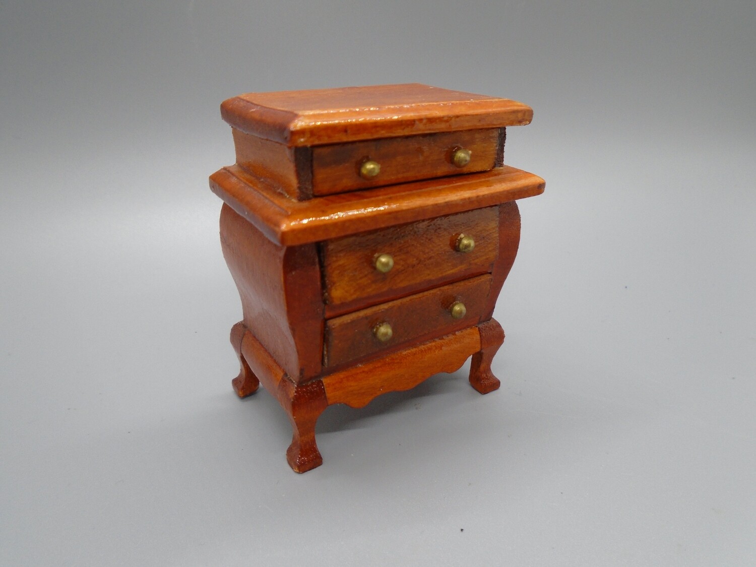 BROWN BEDSIDE DRAWERS/TABLE