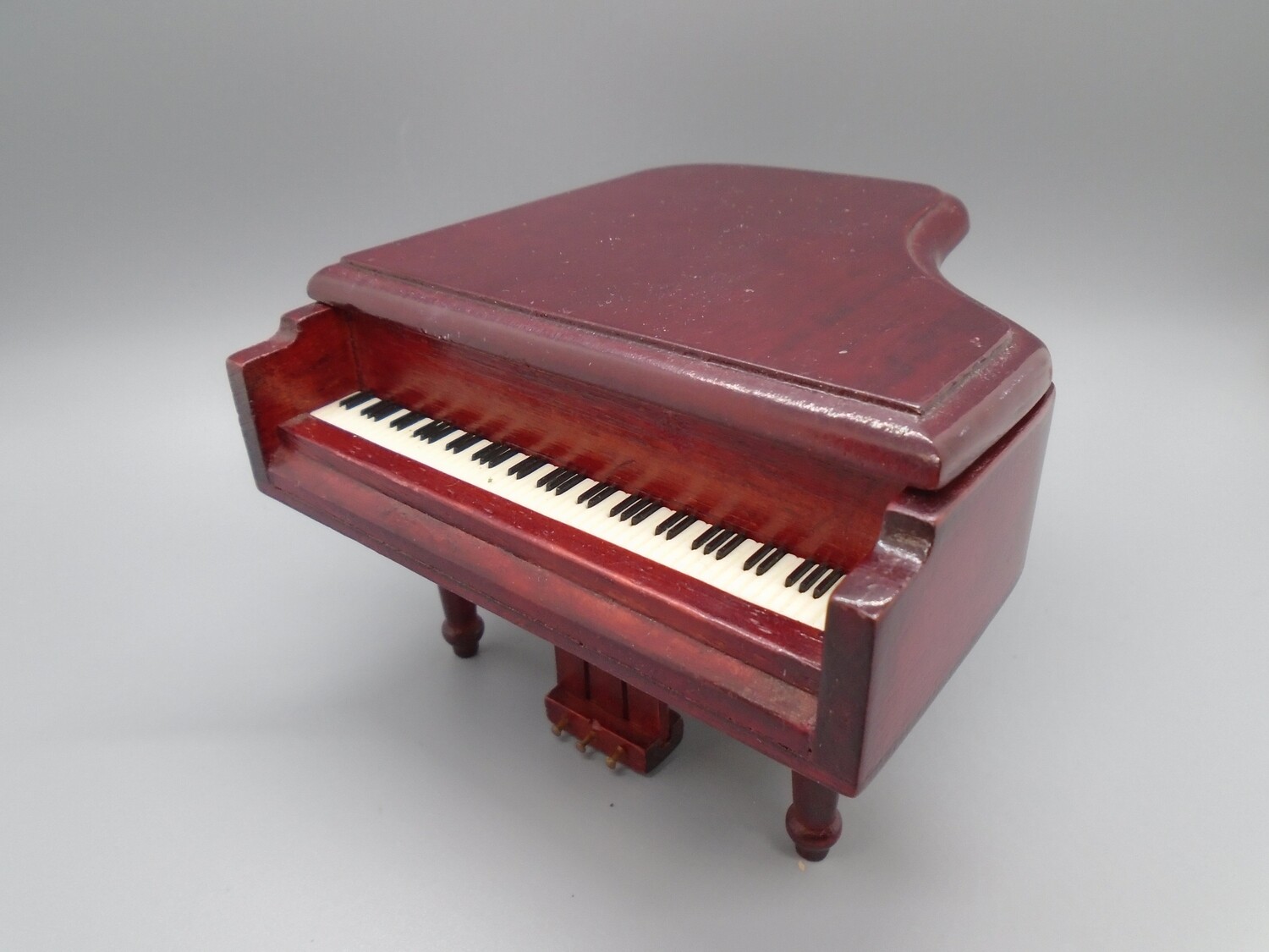 MAHOGANY PIANO