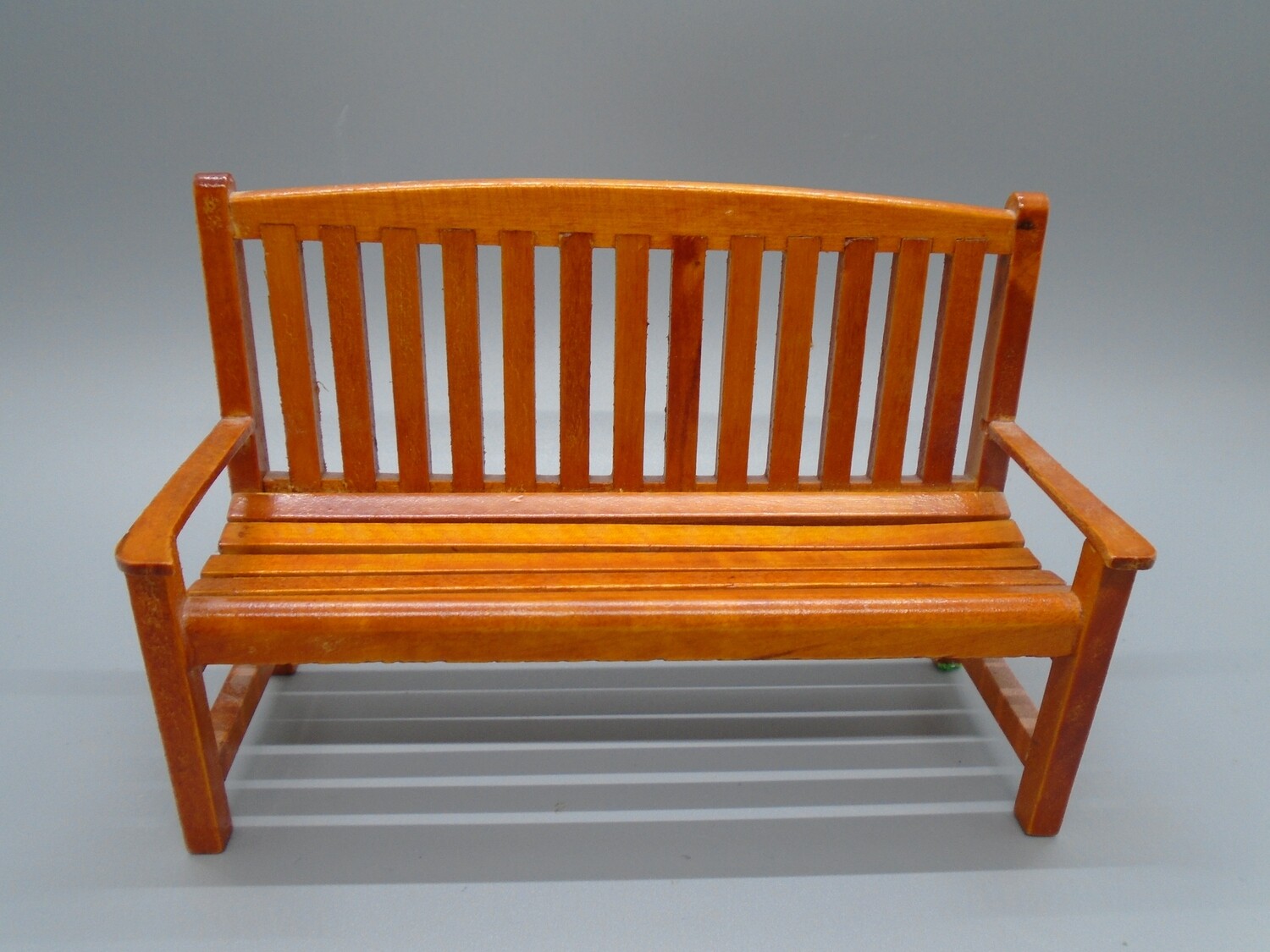 RED WOOD GARDEN BENCH