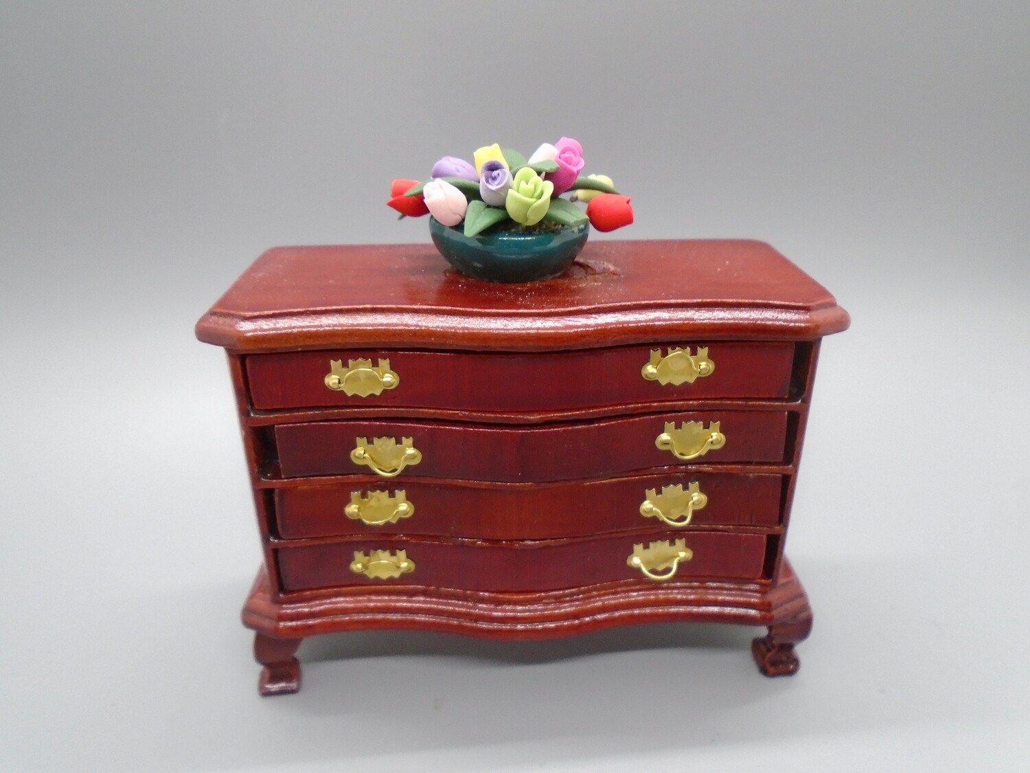 MAHOGANY CHEST WITH FLOWERS