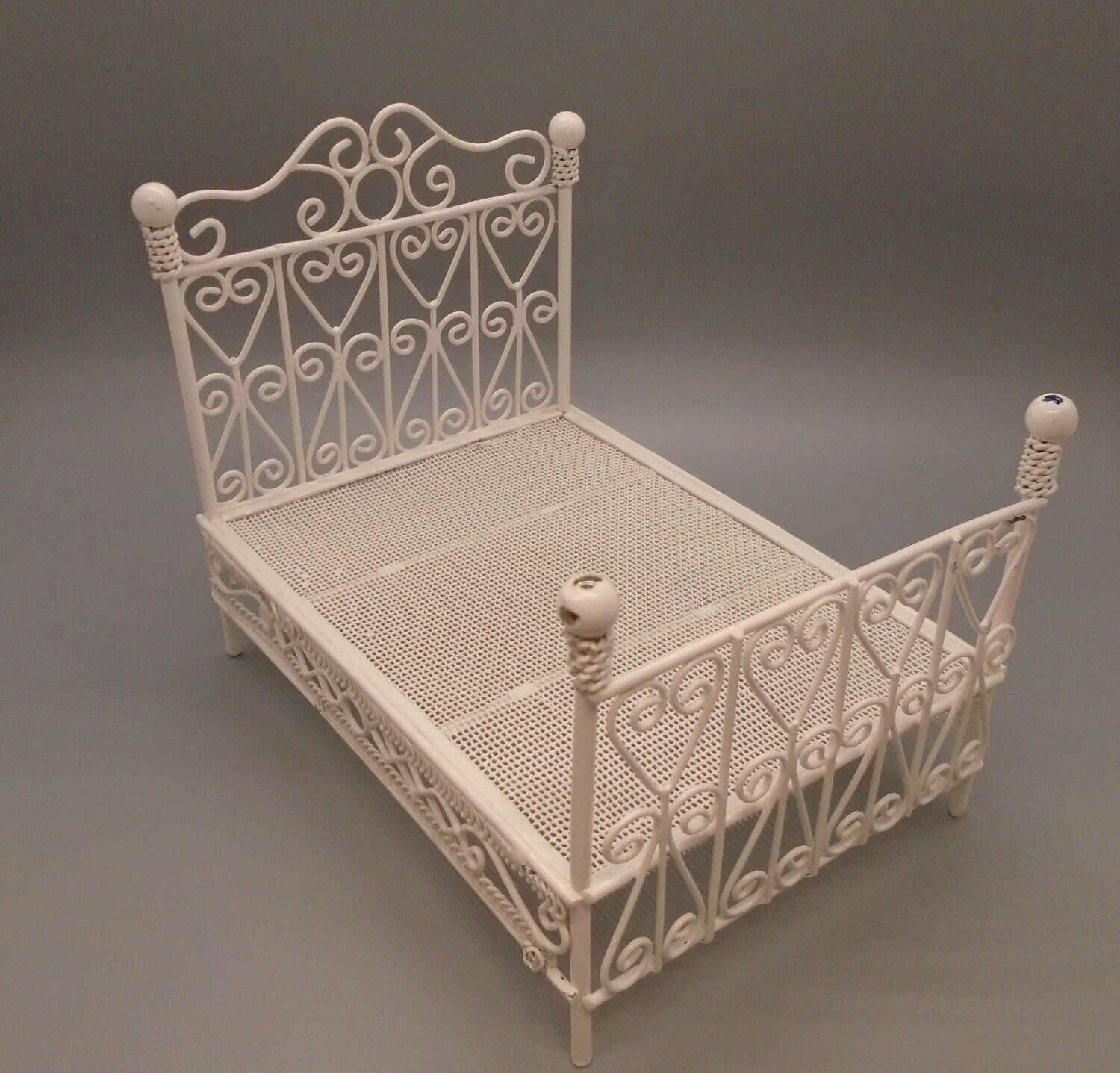 WHITE METAL DOUBLE  BED FRAME