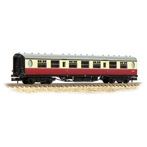 Graham Farish 376-251A LNER Thompson Third Corridor BR Crimson & Cream