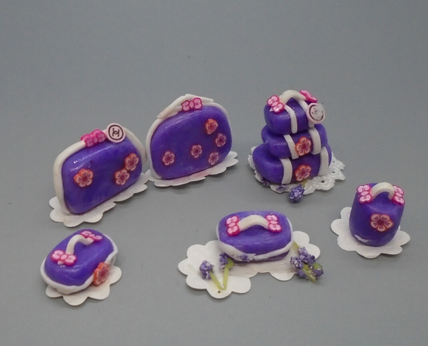 NOVELTY CAKE SET OF 6