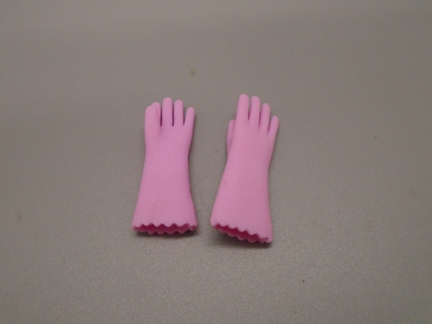 RUBBER GLOVES