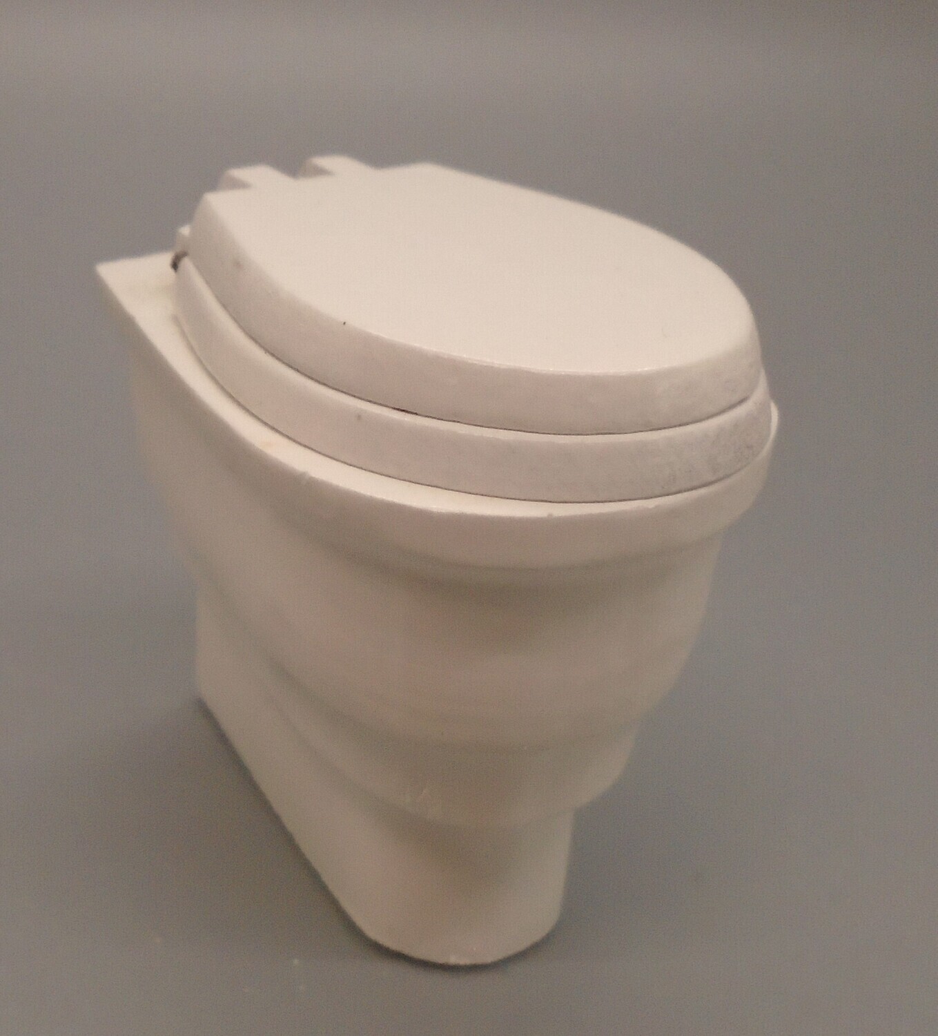 MODERN TOILET