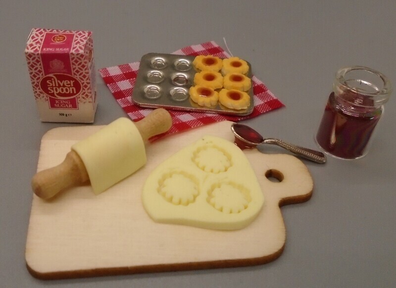 PREP BOARD MAKING JAM TARTS