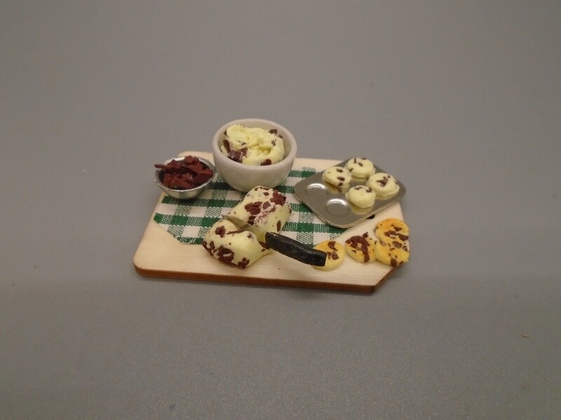 PREP BOARD MAKING CHOC CHIP COOKIES